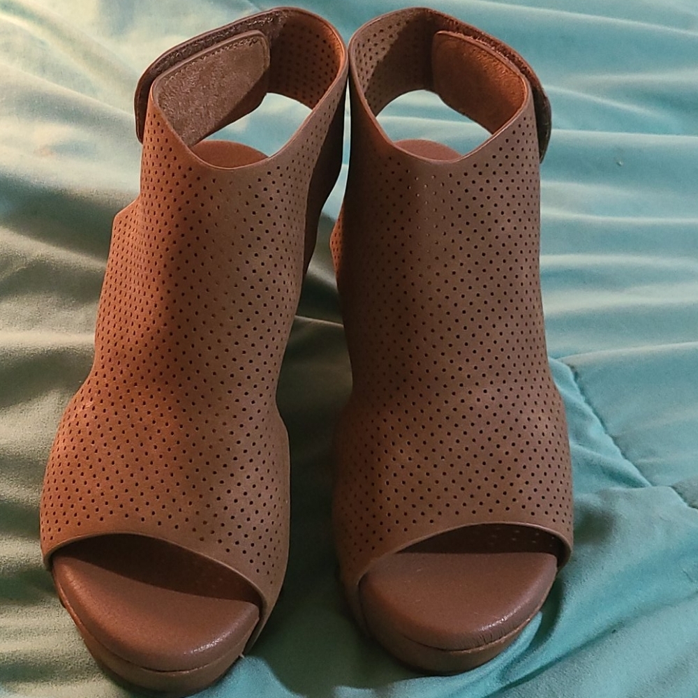 Womans Beige suede Wedges Size 7